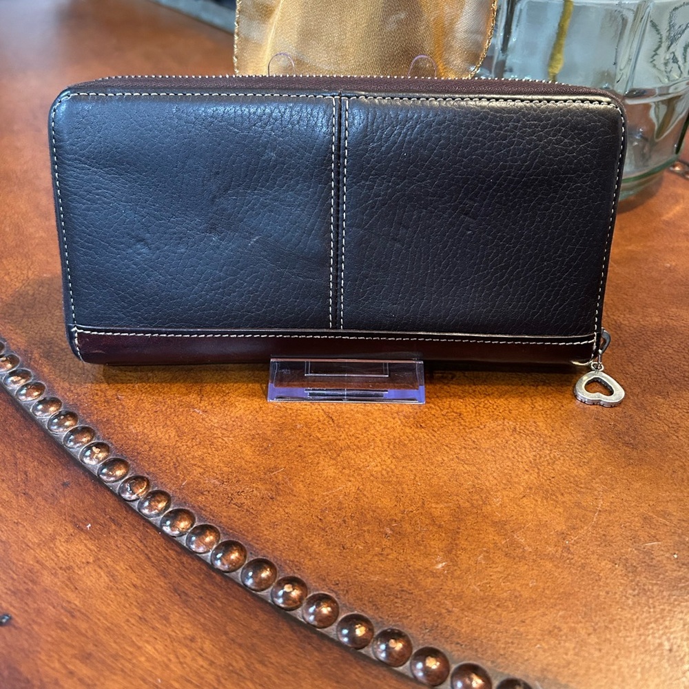 Dooney & Bourke Brown Leather Wallet 7.5x4 - Picture 2 of 10